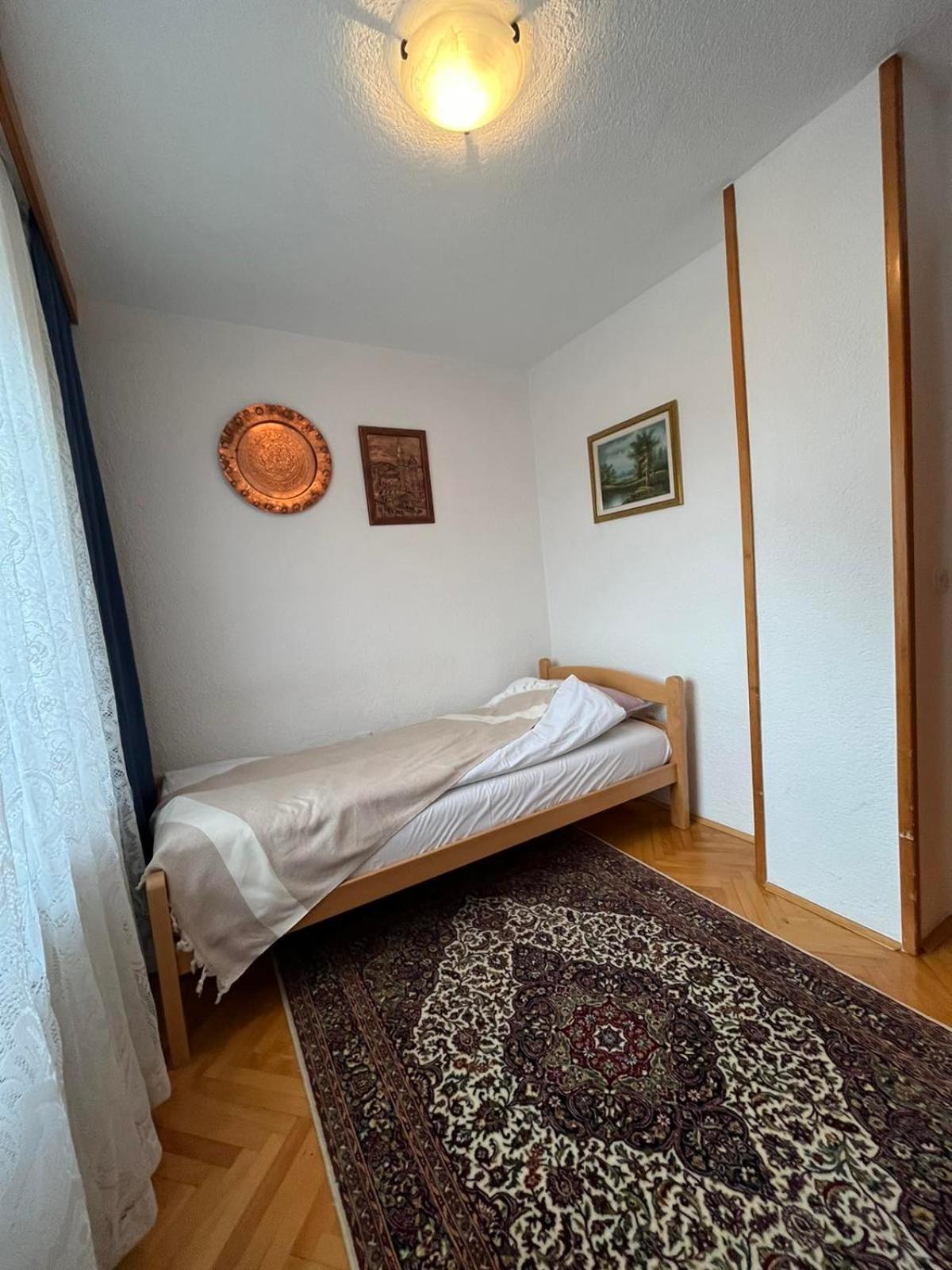 Guesthouse Vratnik ซาราเยโว ภายนอก รูปภาพ
