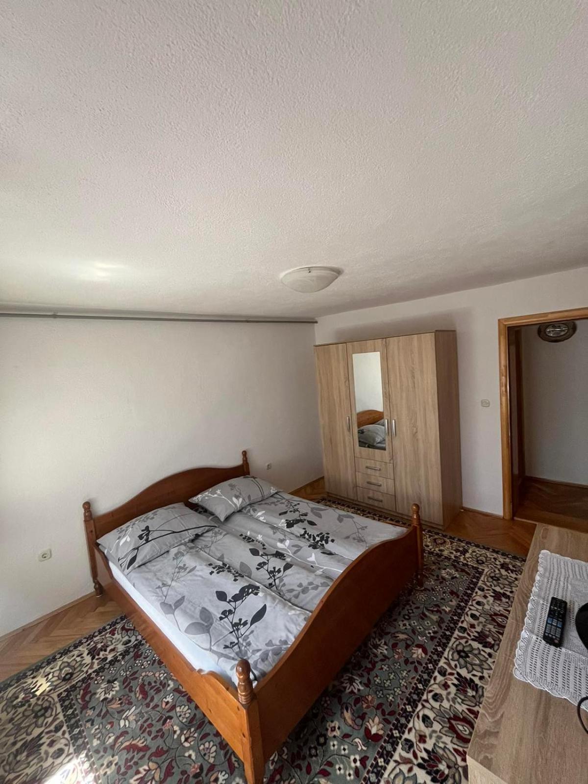 Guesthouse Vratnik ซาราเยโว ภายนอก รูปภาพ
