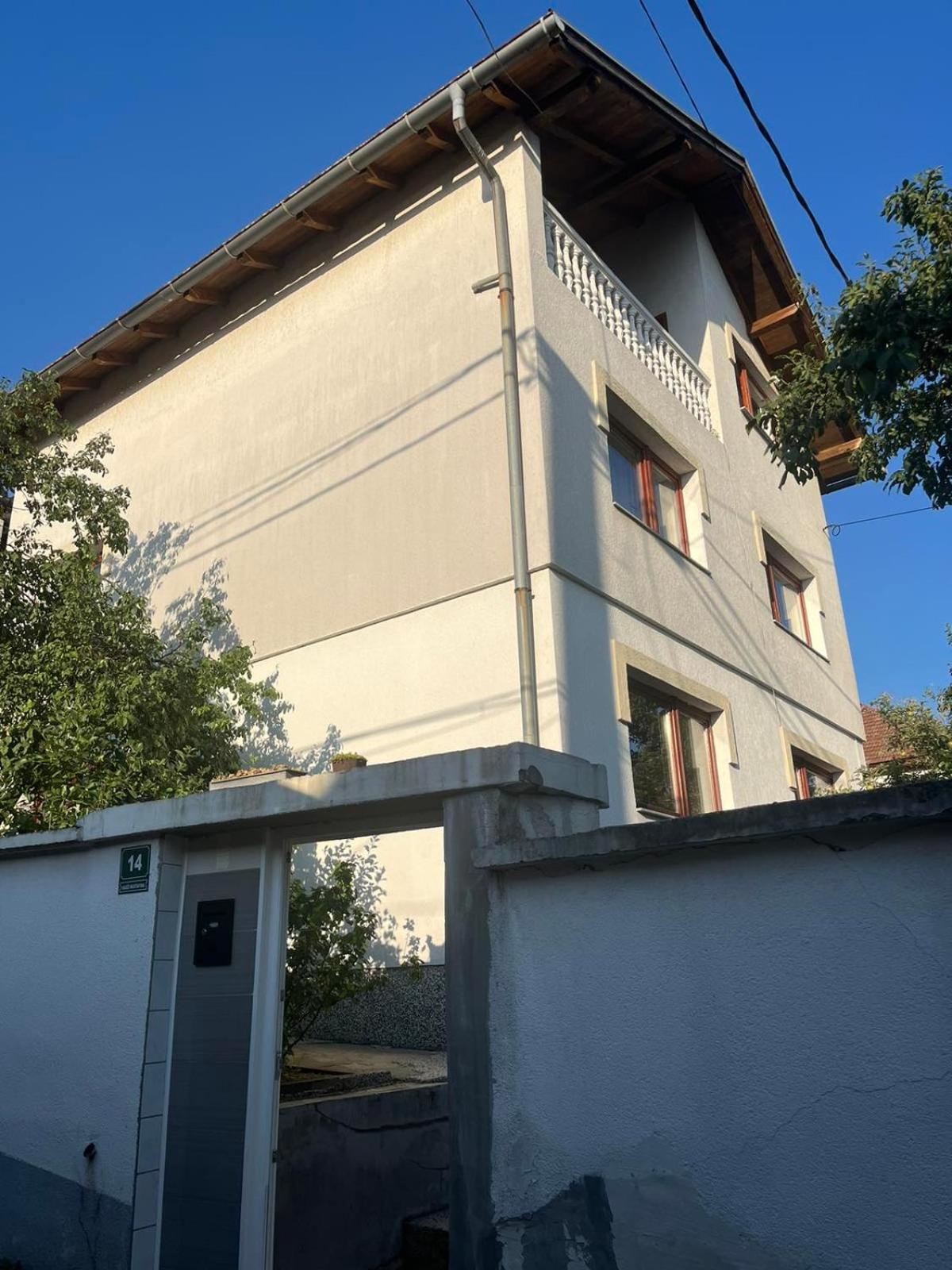 Guesthouse Vratnik ซาราเยโว ภายนอก รูปภาพ