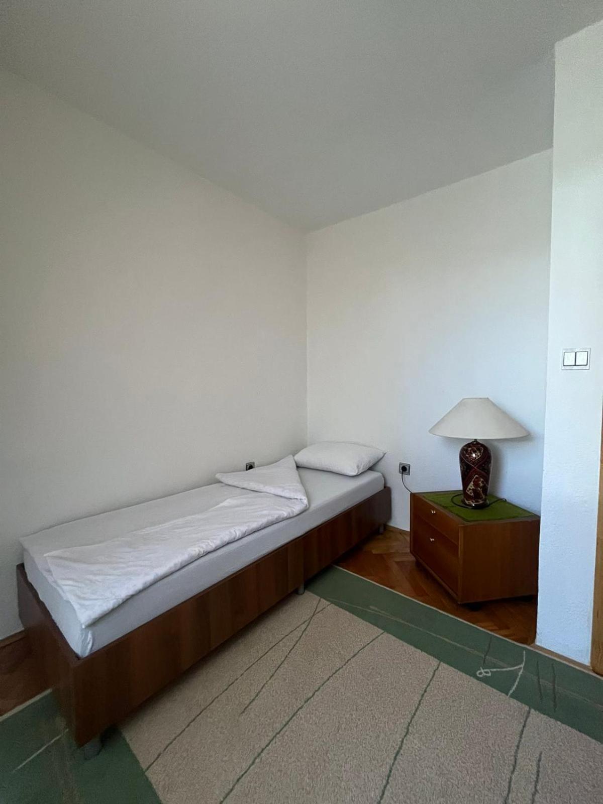 Guesthouse Vratnik ซาราเยโว ภายนอก รูปภาพ